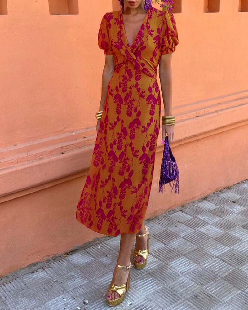 Chloe™ Chic Leaf Print V-Neck Dress