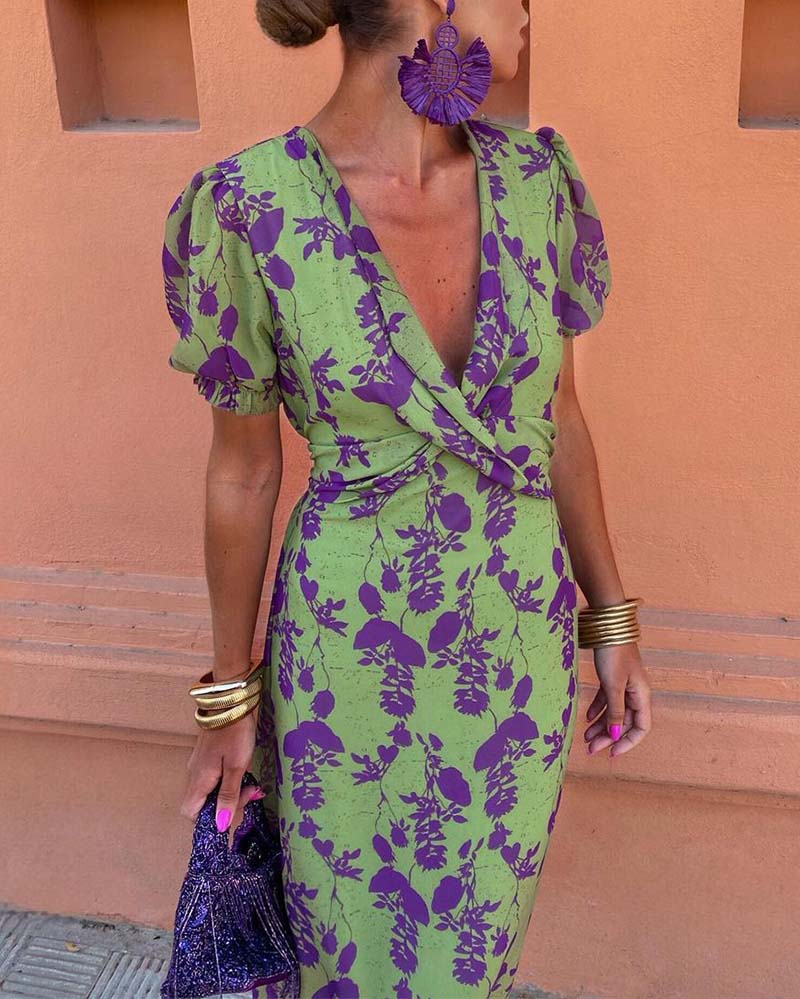 Chloe™ Chic Leaf Print V-Neck Dress